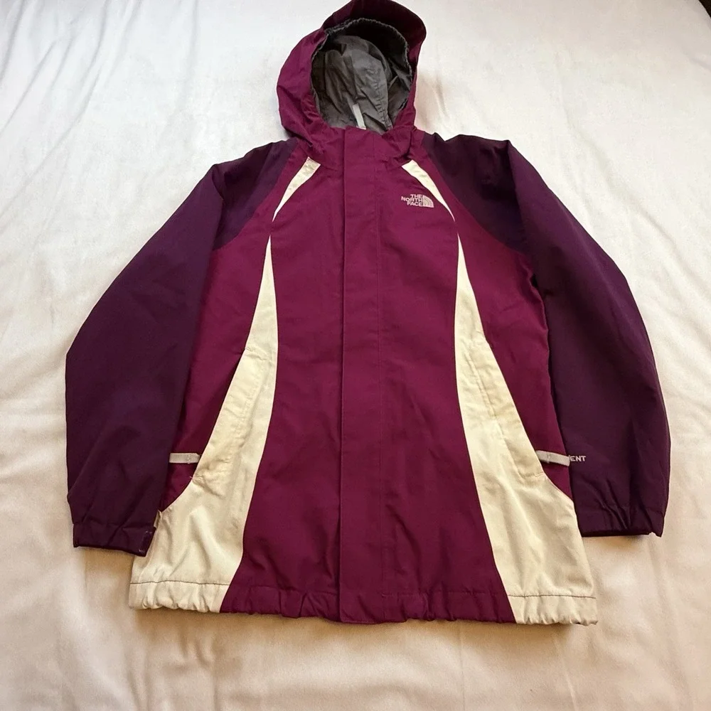 The North Face Girls‎ Large Hyvent Jacket With Good